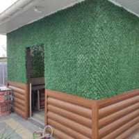 Декоративний зелений паркан на альтанці