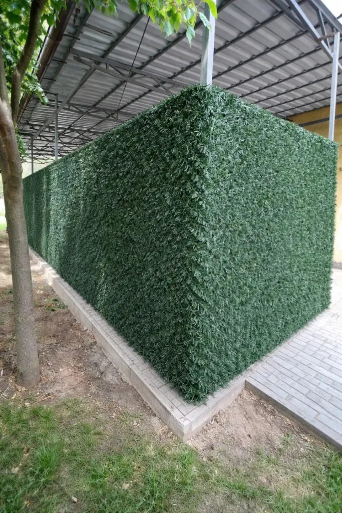 dekoratyvnyi-zelenyi-parkan-1-8m-dvor-klienta-1