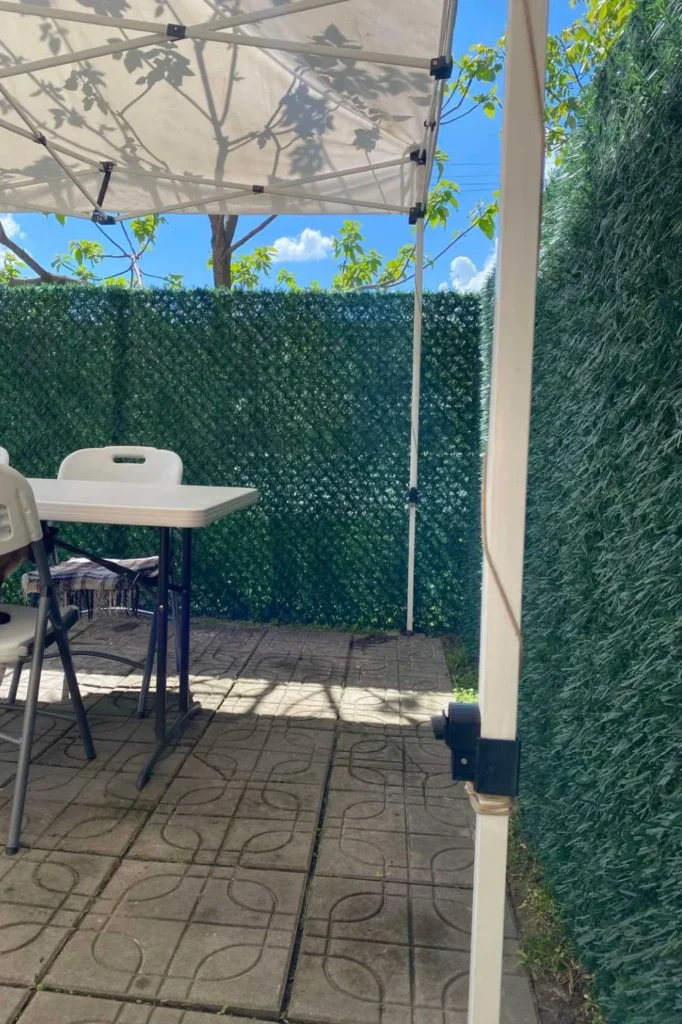 Зелений паркан для зони відпочинку